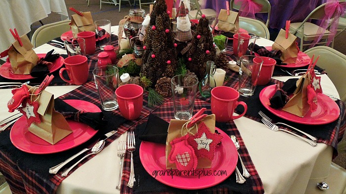 Awesome Christmas Table Settings! (Part 1) - GrandparentsPlus.com