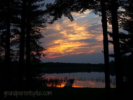 http://grandparentsplus.com/wp-content/uploads/2015/08/Sunset-with-streaks-of-color.jpg