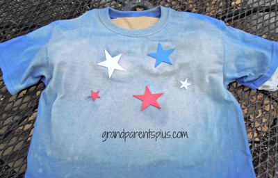 DIY 4th of July Patriotic T-Shirt ww/w.grandfparentsplus.com