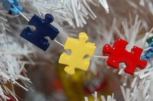 Puzzle Piece Crafts for All Seasons grandparentsplus.com